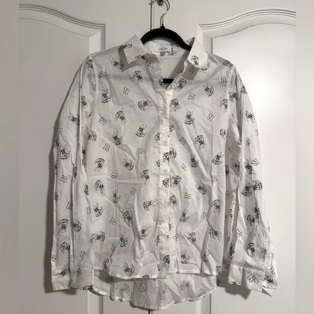 Lure Hsu Women’s Bunny Love You Hearts Button Down Shirt